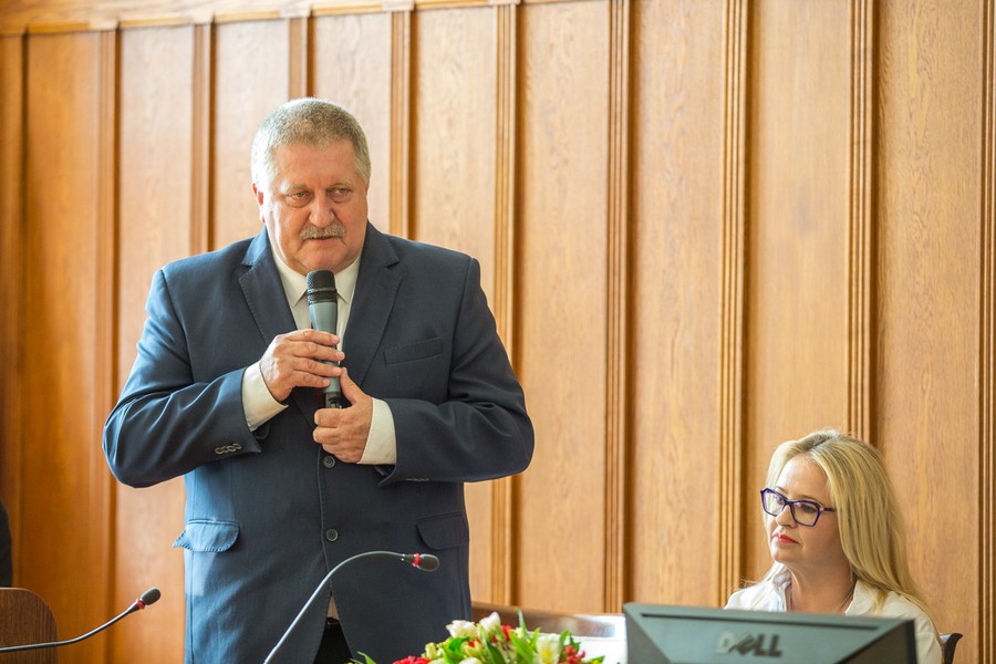 Ceremonia podpisania umowy z wykonawcą, fot. Szymon Zdzieblo/tarantoga.pl dla UMWKP