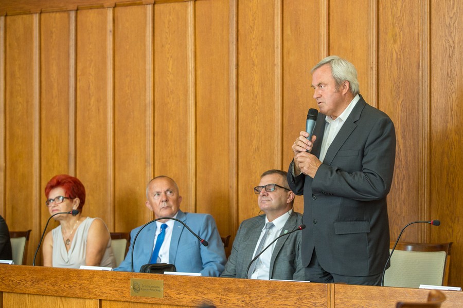 Ceremonia podpisania umowy z wykonawcą, fot. Szymon Zdzieblo/tarantoga.pl dla UMWKP