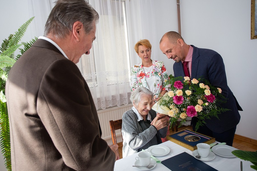 Wizyta radnej województwa Agnieszki Kłopotek u Jadwigi Jańczak, fot. Filip Kowalkowski