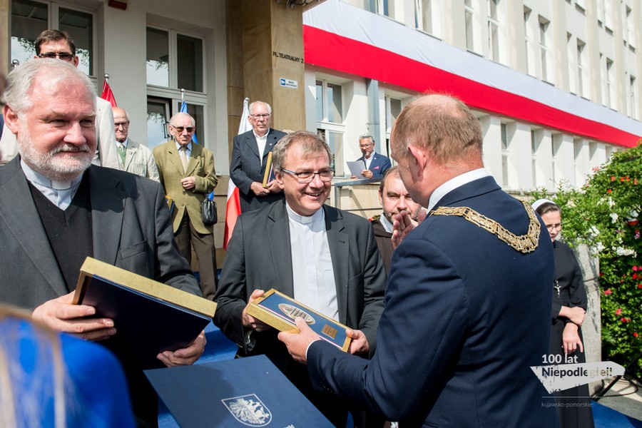 Uroczystość wręczenia marszałkowskich, jubileuszowych medali Unitas Durat Palatinatus Cuiaviano-Pomeraniensis, fot. Łukasz Piecyk