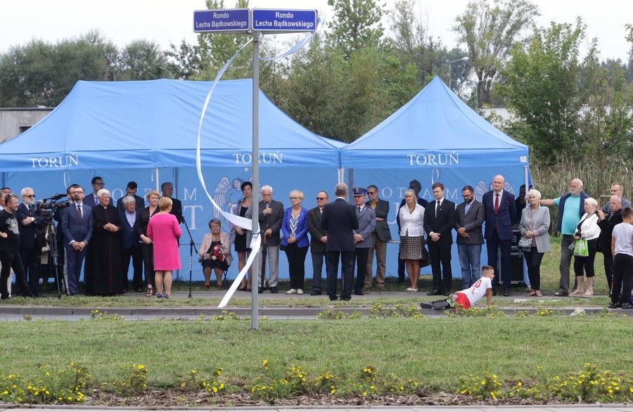 Uroczystość nadania rondu imienia Lecha Bądkowskiego, fot. Lech Kamiński