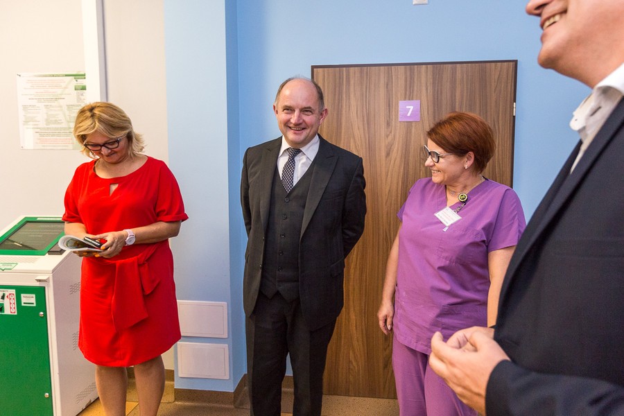 Wizyta w szpitalu, fot. Szymon Zdziebło/tarantoga.pl dla UMWKP