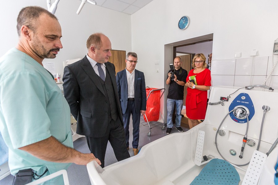 Wizyta w szpitalu, fot. Szymon Zdziebło/tarantoga.pl dla UMWKP