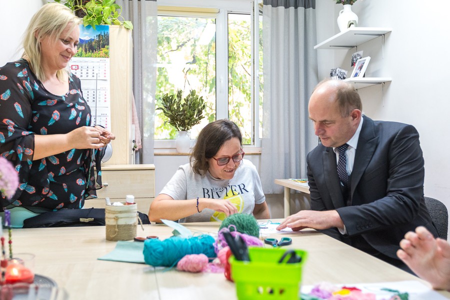 Wizyta w warsztatach terapii zajęciowej, fot. Szymon Zdziebło/tarantoga.pl dla UMWKP