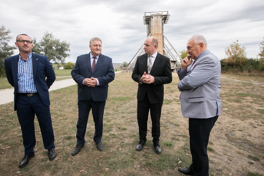 Spotkanie z mediami w Ciechocinku z udziałem marszałka Piotra Całbeckiego, członek zarządu Sławomira Kopyścia, burmistrza Ciechocinka Leszka Dzierżewicza oraz prezesa PUC Marcina Zajączkowskiego, fot. Andrzej Goiński