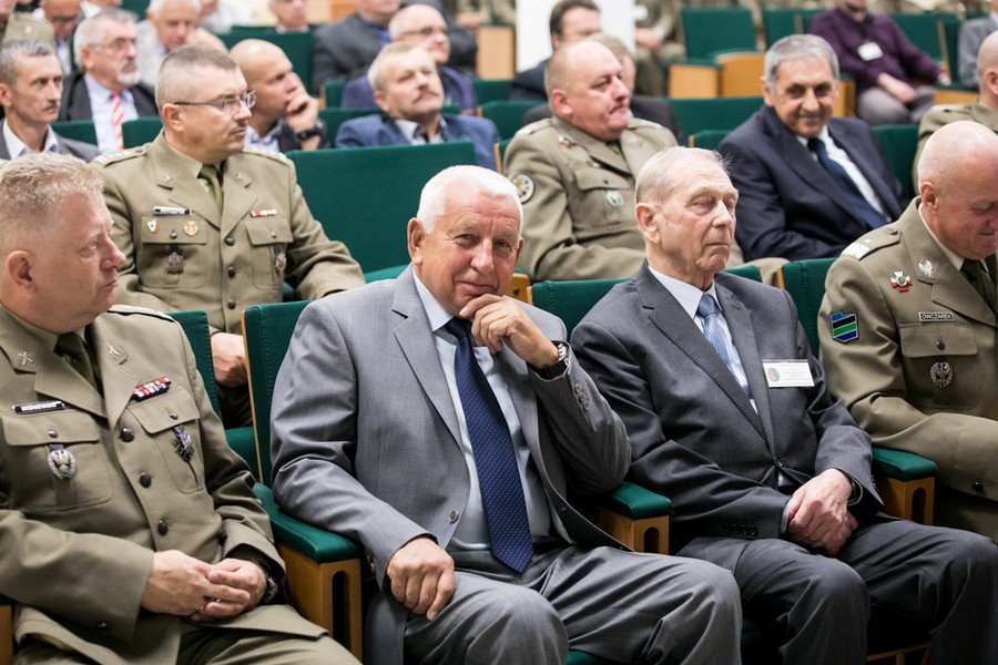 Konferencja „100 lat wojsk rakietowych i artylerii w niepodległej Polsce – rozwój i współczesność artylerii” połączona z uroczystością wręczenia marszałkowskich medalu Unitas Durat, fot. Andrzej Goiński