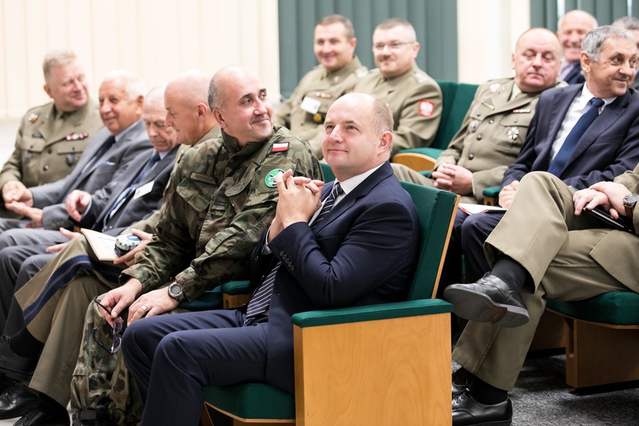 Konferencja „100 lat wojsk rakietowych i artylerii w niepodległej Polsce – rozwój i współczesność artylerii” połączona z uroczystością wręczenia marszałkowskich medalu Unitas Durat, fot. Andrzej Goiński