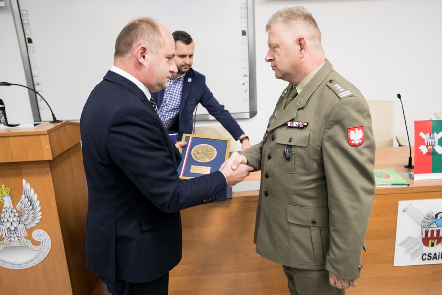 Konferencja „100 lat wojsk rakietowych i artylerii w niepodległej Polsce – rozwój i współczesność artylerii” połączona z uroczystością wręczenia marszałkowskich medalu Unitas Durat, fot. Andrzej Goiński