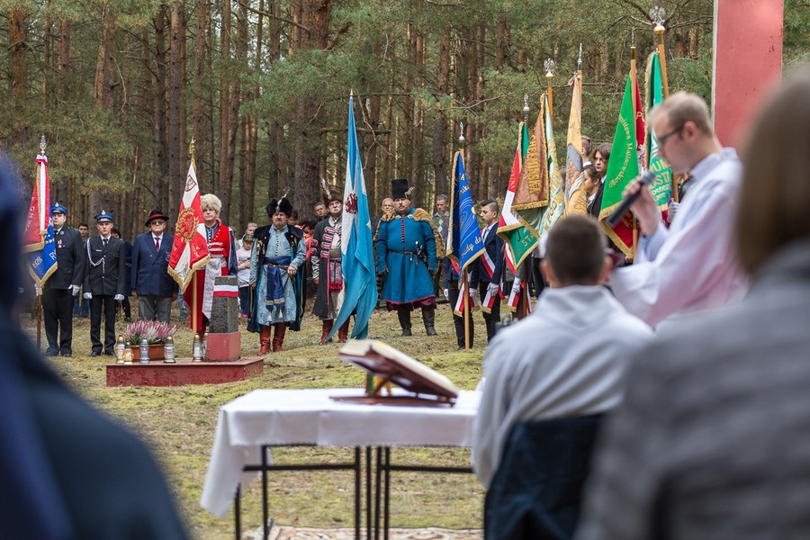 Uroczysta msza święta przy pomniku w Klamrach odbyła się 23 września, fot. Szymon Zdziebło/Tarantoga.pl