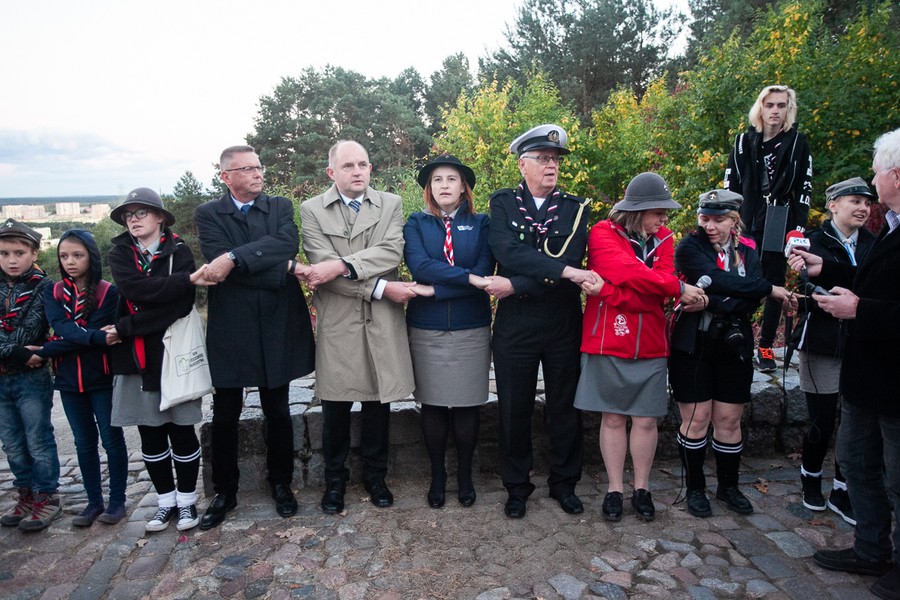 Uroczystość w bydgoskiej „Dolinie Śmierci” połączona ze zbiórką ziemi pod budowę Pomnika Pamięci Ofiar Zbrodni Pomorskiej 1939, fot. Filip Kowalkowski