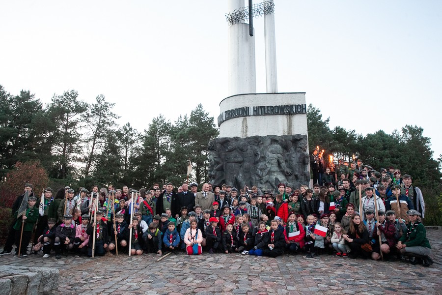 Uroczystość w bydgoskiej „Dolinie Śmierci” połączona ze zbiórką ziemi pod budowę Pomnika Pamięci Ofiar Zbrodni Pomorskiej 1939, fot. Filip Kowalkowski