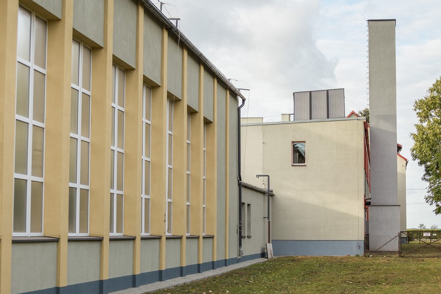Zespół Szkół Publicznych w Kijewie Królewskim po termomodernizacji, fot. Szymon Zdziebło/Tarantoga.pl
