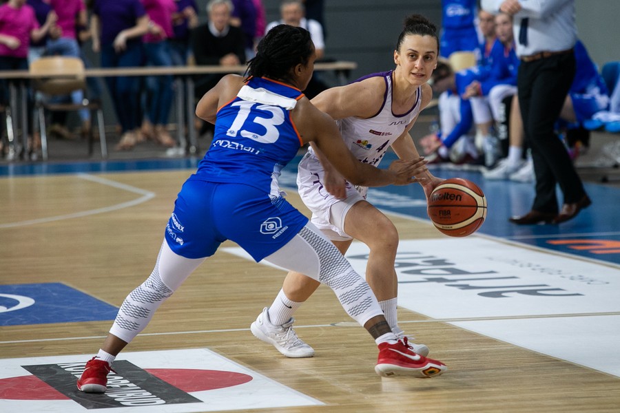 Mecz inaugurujący rozgrywki Basket Ligi Kobiet w Bydgoszczy, fot. Filip Kowalkowski dla UMWKP
