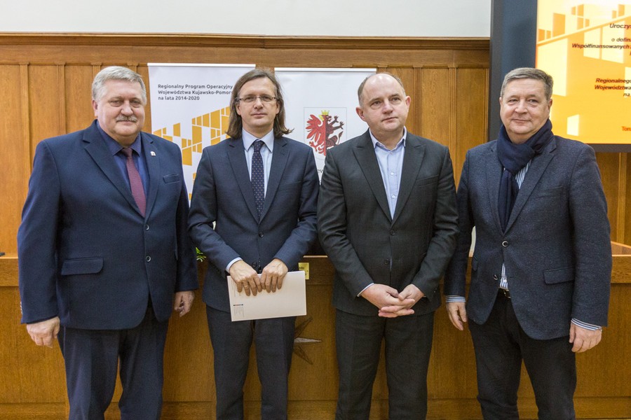 Uroczystość wręczenia umów o dofinansowanie w ramach RPO, fot. Szymon Zdziełbo/Tarantoga.pl