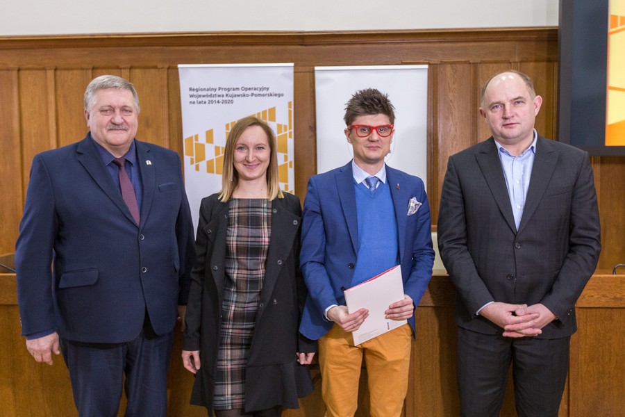 Uroczystość wręczenia umów o dofinansowanie w ramach RPO, fot. Szymon Zdziełbo/Tarantoga.pl