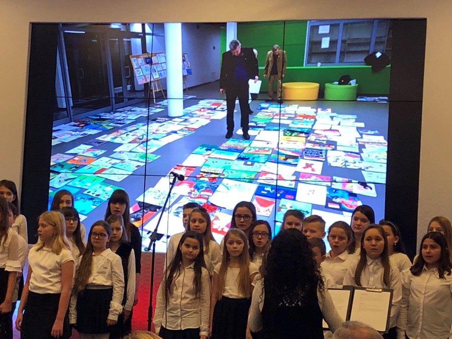 Komisja wybiera prace