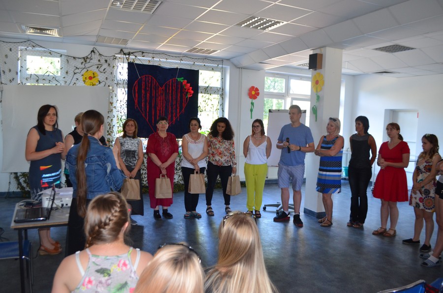 Gruzińscy goście i polscy gospodarze podczas Dnia Rodziny w KP SOSW