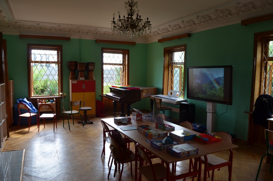 Wyposażona edukacyjna sala muzyczno-multimedialana