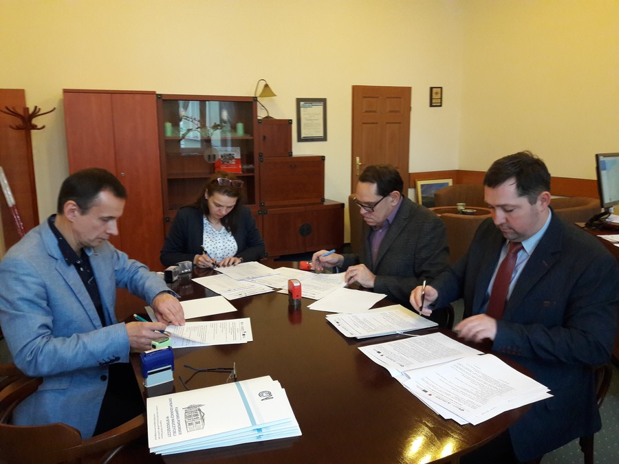 Przekazanie pracowni mobilnych do szkół podstawowych