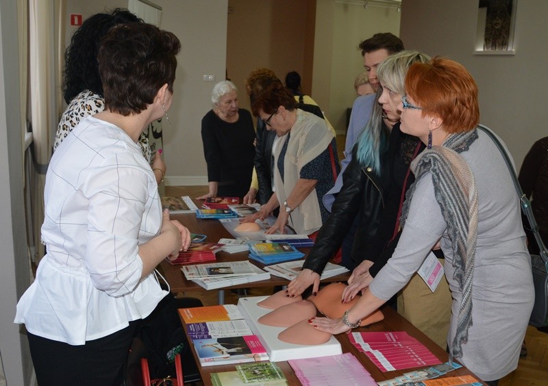 Stoisko z fantomami piersi do nauki samobadania cieszyło się dużym zainteresowaniem
