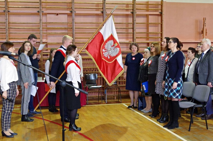 Poczet sztandarowy, fot. KPSOSW im. J. Korczaka w Toruniu