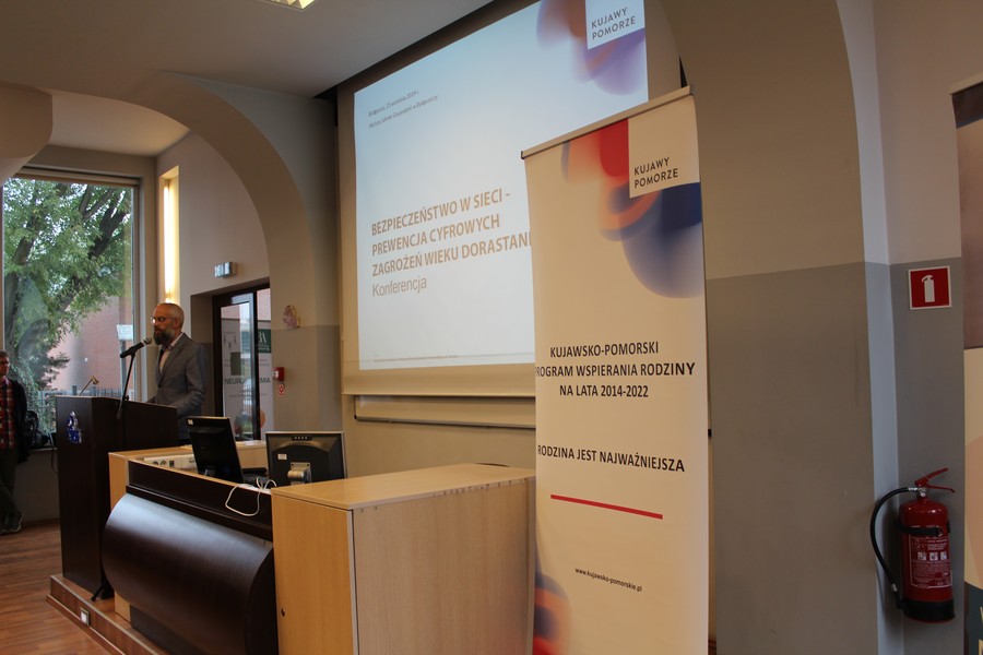 Konferencja pt. „Bezpieczeństwo w sieci – prewencja cyfrowych zagrożeń wieku dorastania”, fot. materiały własne Biura Wsparcia Rodziny i Przeciwdziałania Przemocy