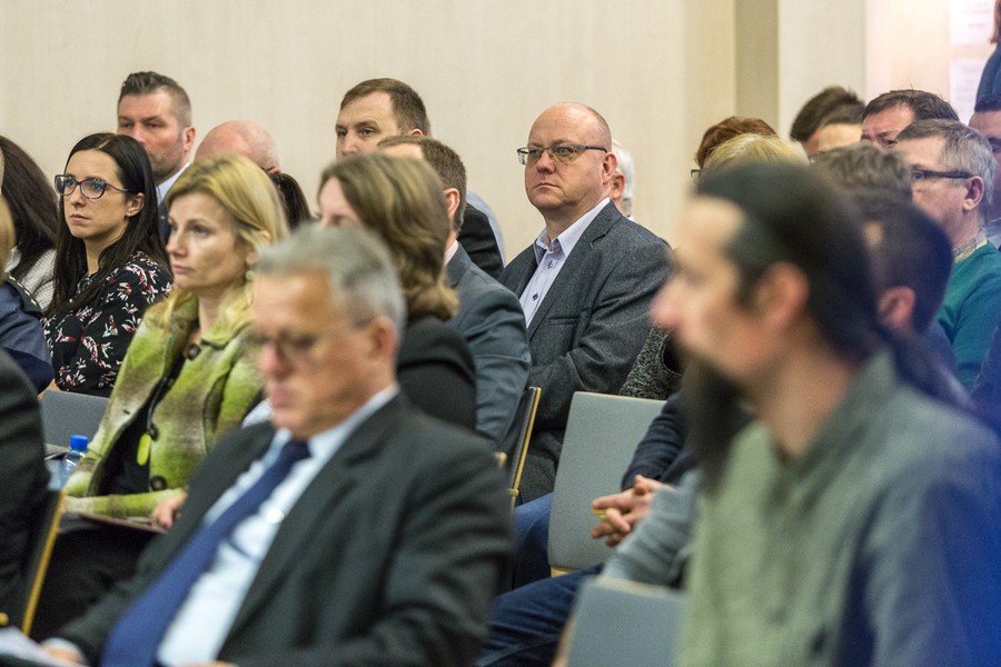 Spotkanie konsultacyjne w Toruniu i poprzedzająca je konferencja prasowa marszałka województwa, fot. Szymon Zdziebło/tarantoga.pl dla UMWKP