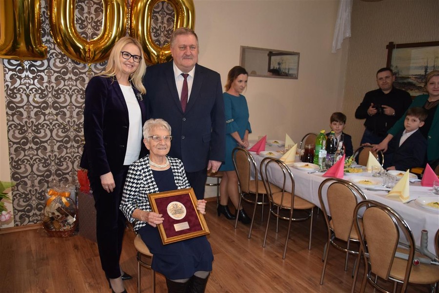 Uroczystość setnych urodzin Bronisławy Kręcickiej, fot. Urząd Gminy Włocławek