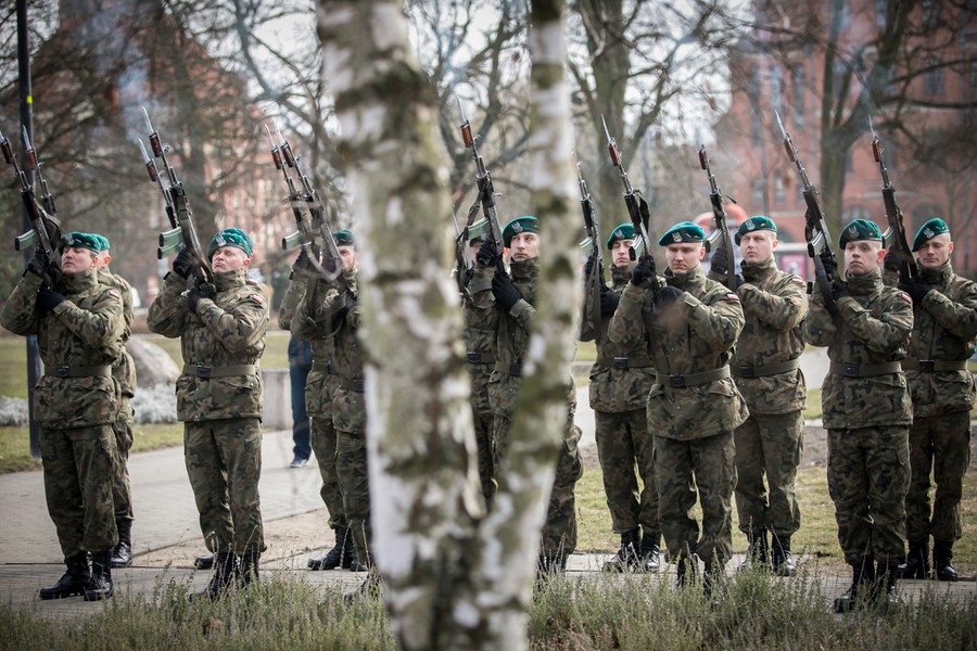 Uroczystości przed Pomnikiem Żołnierzy Wyklętych w Toruniu, fot. Andrzej Goiński
