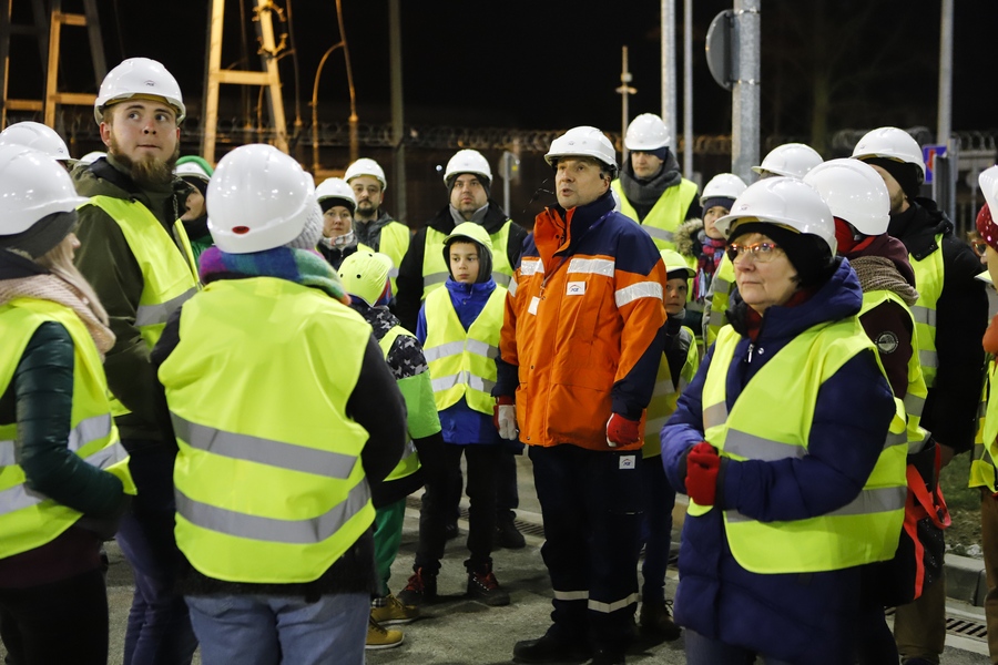 Marszałkowska akcja „Poznaj region z przewodnikiem”. Nocne zwiedzenie elektrociepłowni gazowej PGE Toruń