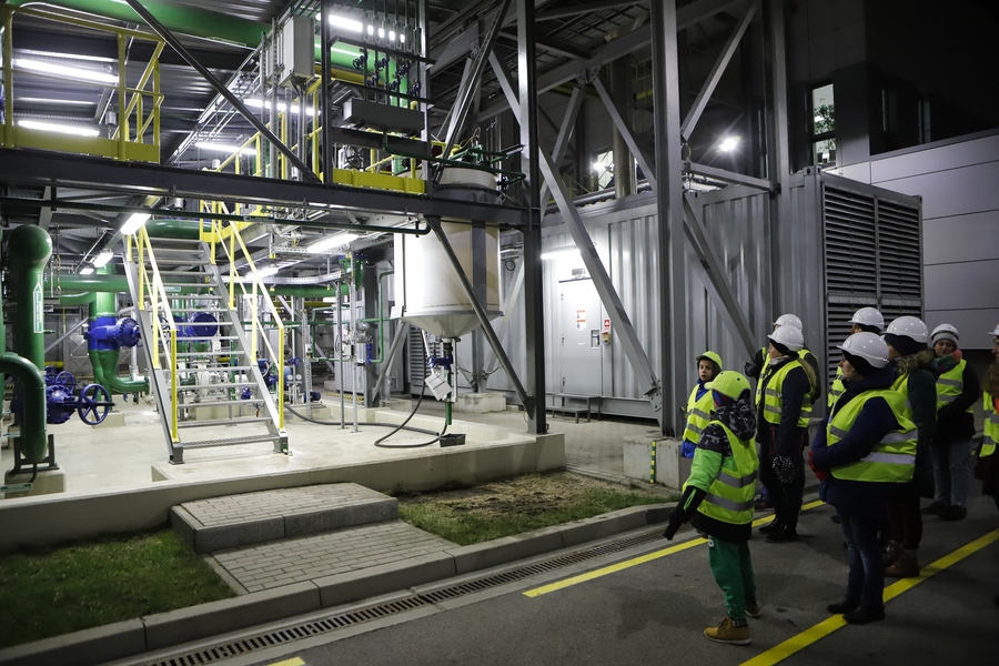 Marszałkowska akcja „Poznaj region z przewodnikiem”. Nocne zwiedzenie elektrociepłowni gazowej PGE Toruń