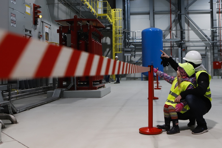 Marszałkowska akcja „Poznaj region z przewodnikiem”. Nocne zwiedzenie elektrociepłowni gazowej PGE Toruń