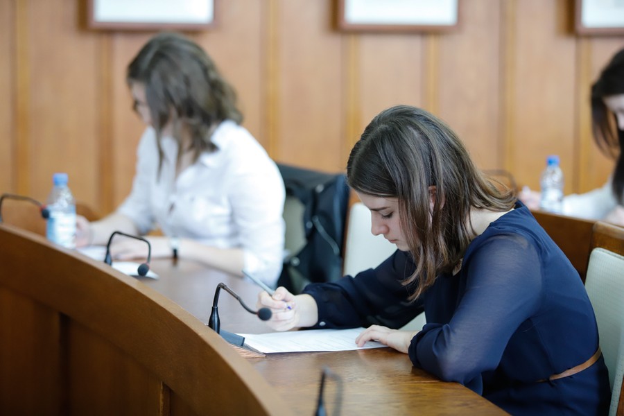 Finał XVI Regionalny Konkurs Wiedzy o Samorządzie Terytorialnym dla gimnazjalistów – część pisemna, fot. Mikołaj Kuras