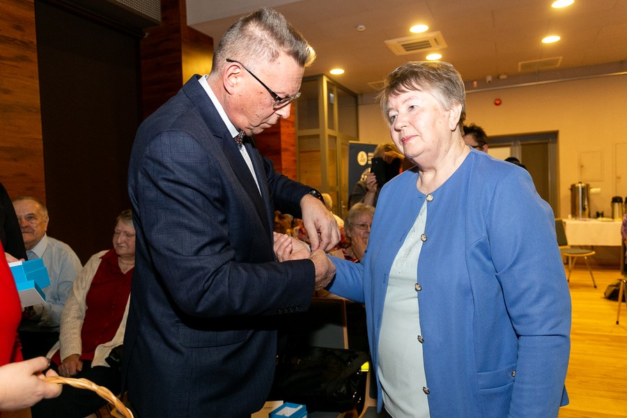 Przekazanie bransoletek życia w Bydgoszczy, fot. Filip Kowalkowski dla UMWKP