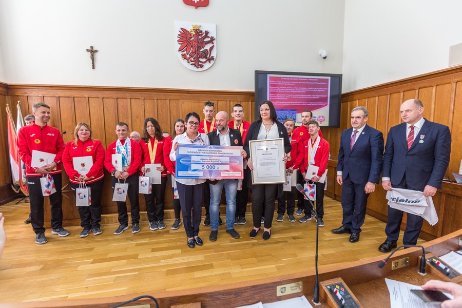 Wizyta sportowców z naszego regionu, medalistów Światowych Letnich Igrzysk Olimpiad Specjalnych w Abu Dhabi, fot. Szymon Zdziebło/www.tarantoga.pl