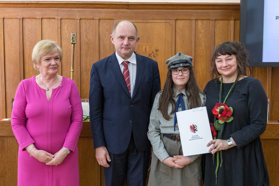 Uroczyste podpisanie umów na zadania publiczne realizowane przez organizacje pozarządowe, fot. Szymon Zdziebło www.tarantoga.pl