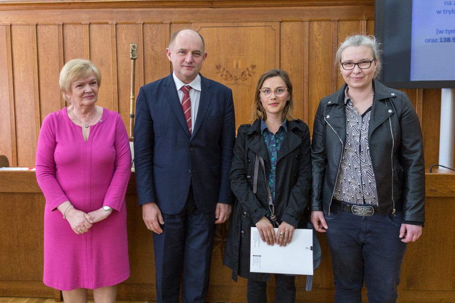Uroczyste podpisanie umów na zadania publiczne realizowane przez organizacje pozarządowe, fot. Szymon Zdziebło www.tarantoga.pl