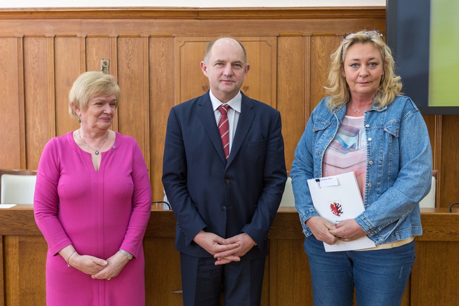 Uroczyste podpisanie umów na zadania publiczne realizowane przez organizacje pozarządowe, fot. Szymon Zdziebło www.tarantoga.pl