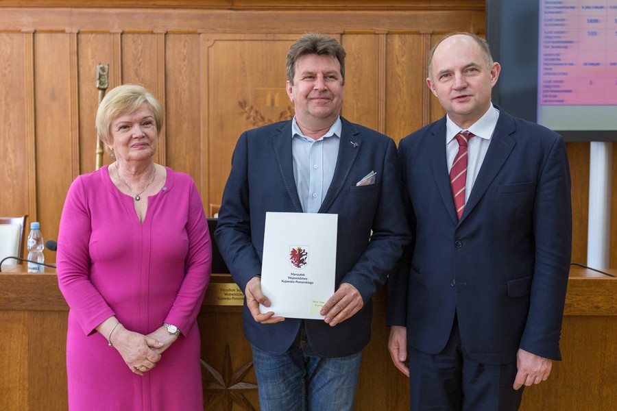 Uroczyste podpisanie umów na zadania publiczne realizowane przez organizacje pozarządowe, fot. Szymon Zdziebło www.tarantoga.pl