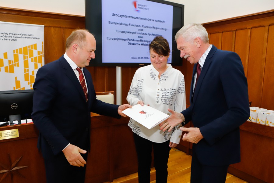 Ceremonia wręczenia umów, fot. Mikołaj Kuras