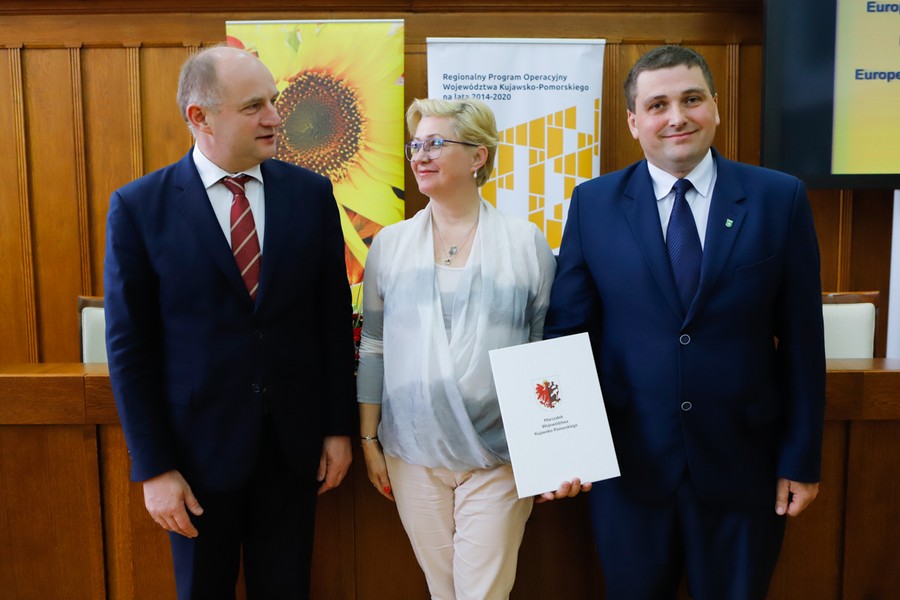 Ceremonia wręczenia umów, fot. Mikołaj Kuras