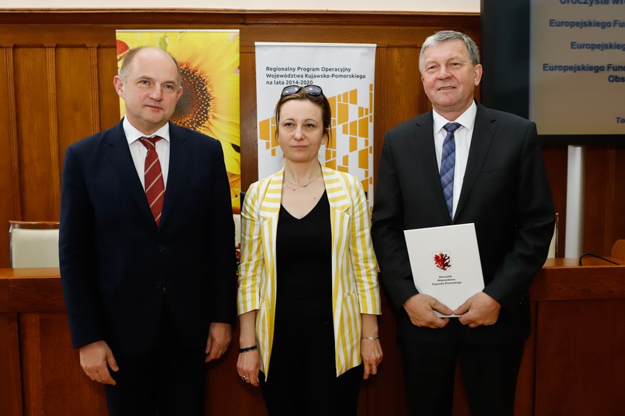 Ceremonia wręczenia umów, fot. Mikołaj Kuras