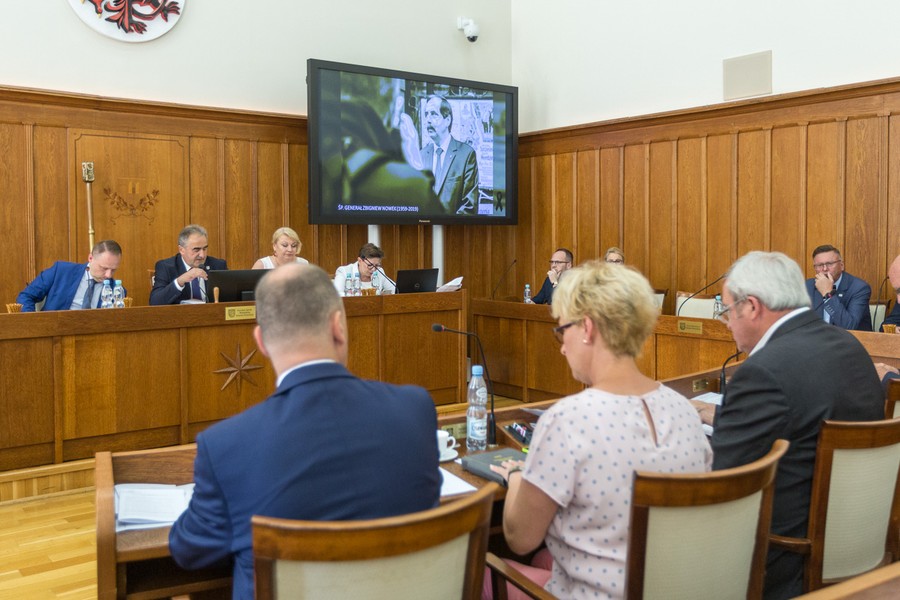 VIII sesja Sejmiku Województwa Kujawsko-Pomorskiego, fot. Szymon Zdziebło/tarantoga.pl