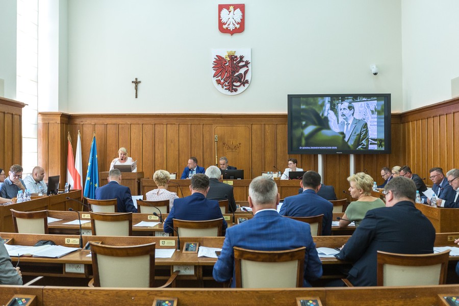 VIII sesja Sejmiku Województwa Kujawsko-Pomorskiego, fot. Szymon Zdziebło/tarantoga.pl
