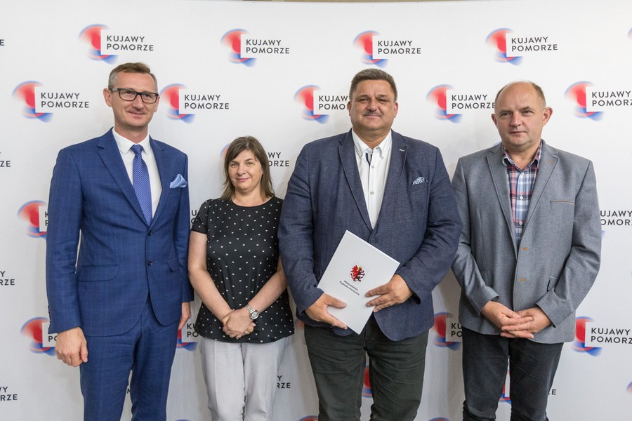 Uroczystość wręczenia umów PROW i PO Ryby, fot. Szymon Zdziebło/www.tarantoga.pl