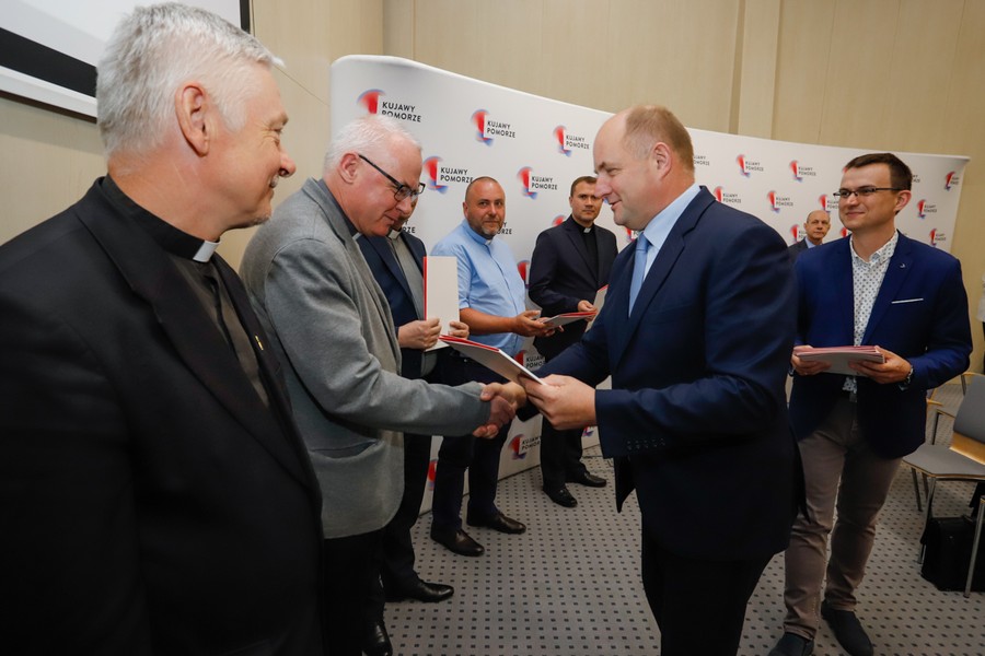 Wręczenie umów na prace w zabytkach, fot. Mikołaja Kuras