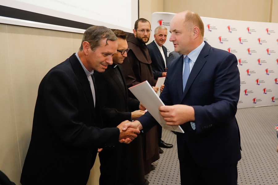 Wręczenie umów na prace w zabytkach, fot. Mikołaja Kuras