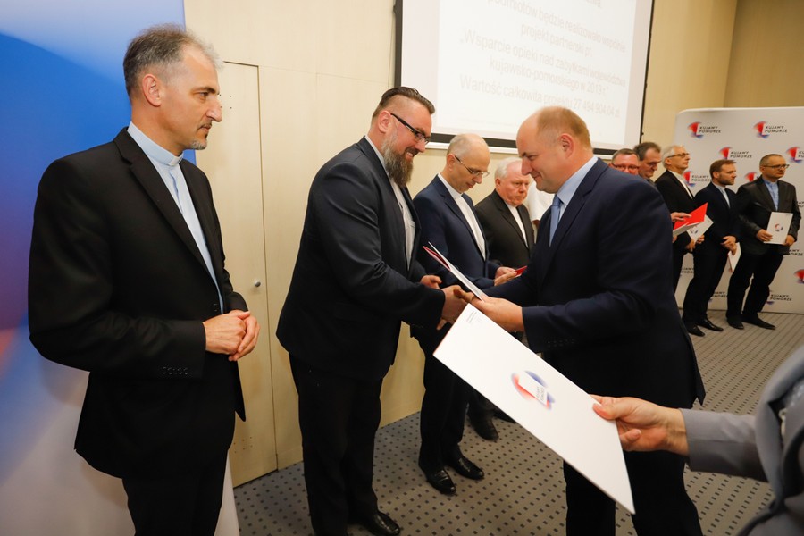 Wręczenie umów na prace w zabytkach, fot. Mikołaja Kuras