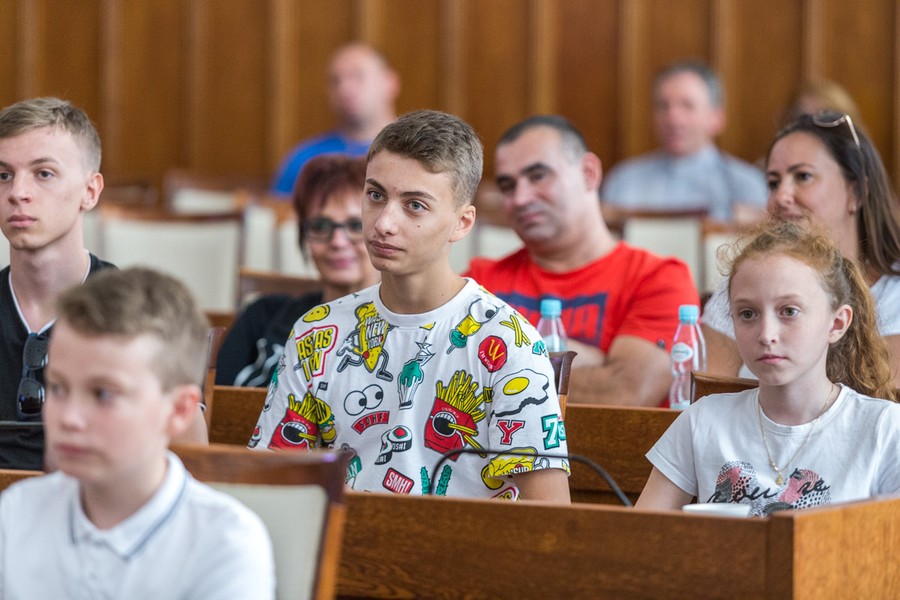 Pożegnanie uczestników letniego obozu żeglarskiego w Chorwacji, fot. Szymon Zdziebło/tarantoga.pl