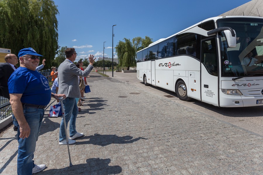 Pożegnanie uczestników letniego obozu żeglarskiego w Chorwacji, fot. Szymon Zdziebło/tarantoga.pl